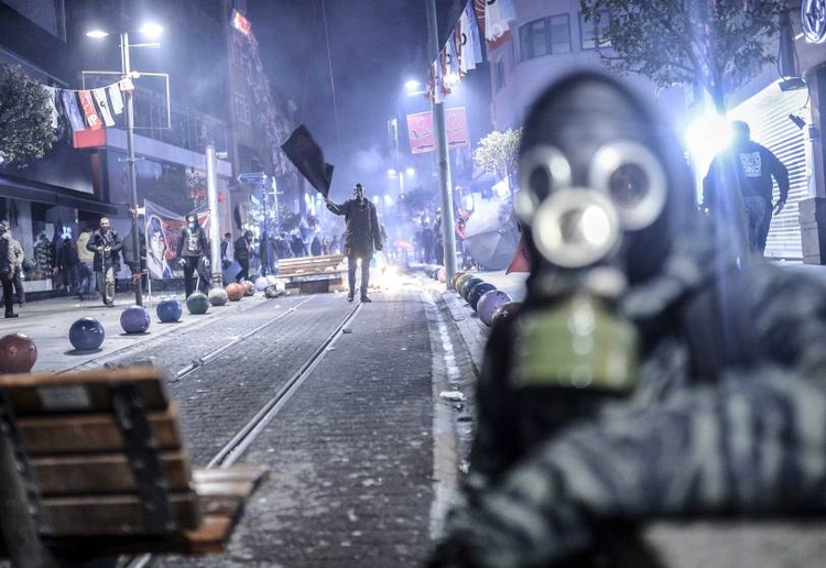 fot. Bulent Kilic / AFP / Getty Images / 11 marca 2014
Protesty w Kadikoj (Istambuł)